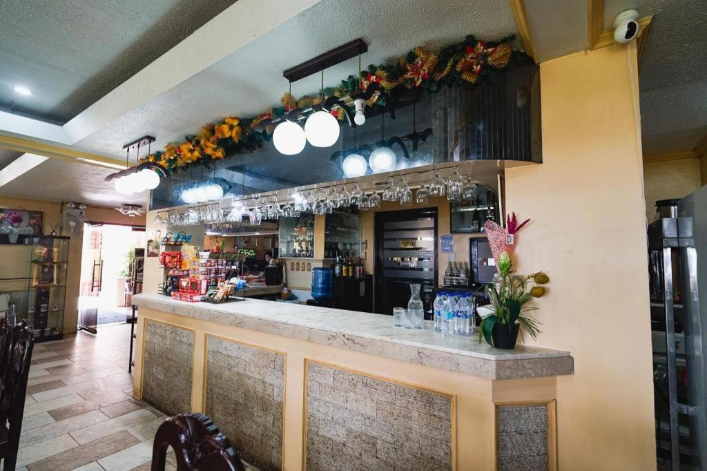 Suzuki Beach Hotel Olongapo Exterior photo